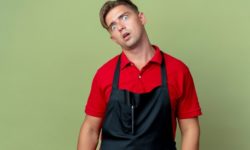 Способы удаления пятен от красного вина с одежды