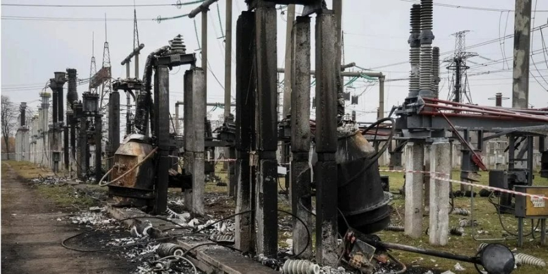 Через негоду та&nbsp;обстріли. Жителі двох областей залишилися без електрики