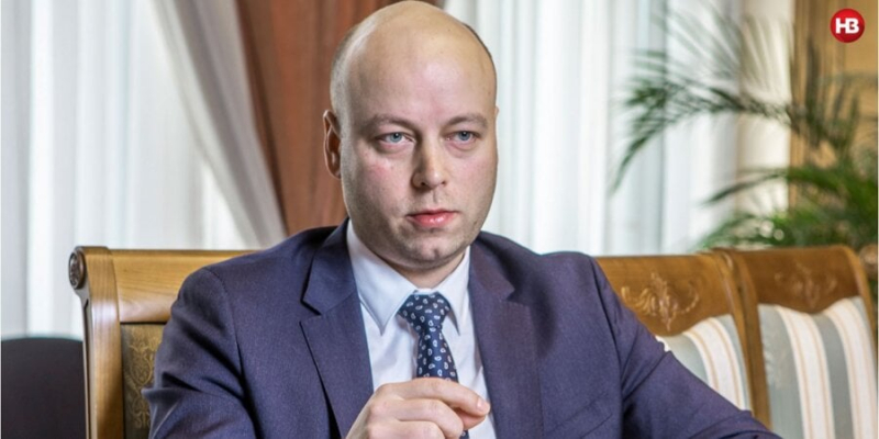 &laquo;Давайте спочатку війну виграємо&raquo;. Мінфін порадив на&nbsp;якийсь час забути про продаж ПриватБанку