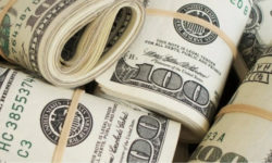 Долар не по 40 грн. Нацбанк закриває 2023 рік ослабленим офіційним курсом гривні