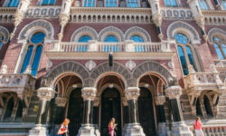 Допомагати Україні вигідно. Як військова підтримка Україні впливає на економіку країн-партнерів — Нацбанк