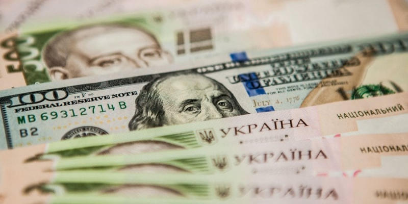 Фіксований курс гривні відмінили. Чи&nbsp;злетить тепер долар&nbsp;&mdash; думки експертів