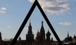 Гроші в кишеню Кремля. Росія експортує більшу частину своєї нафти в обхід цінової стелі — FT