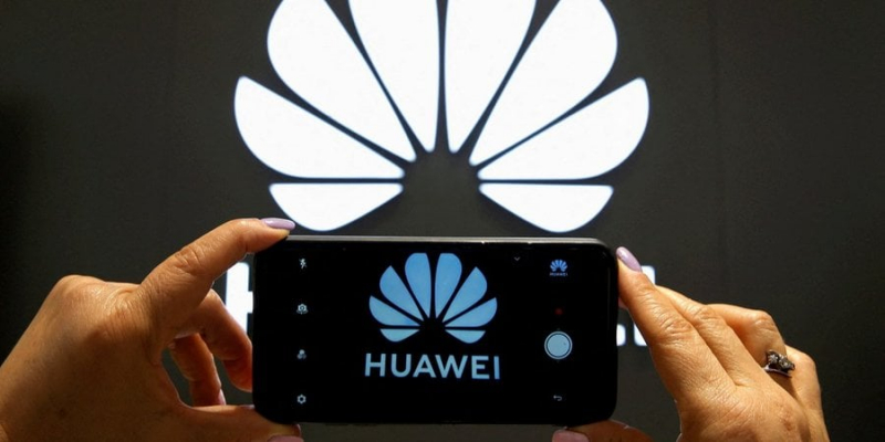Huawei підозрюють у&nbsp;будівництві секретної мережі для виробництва чипів