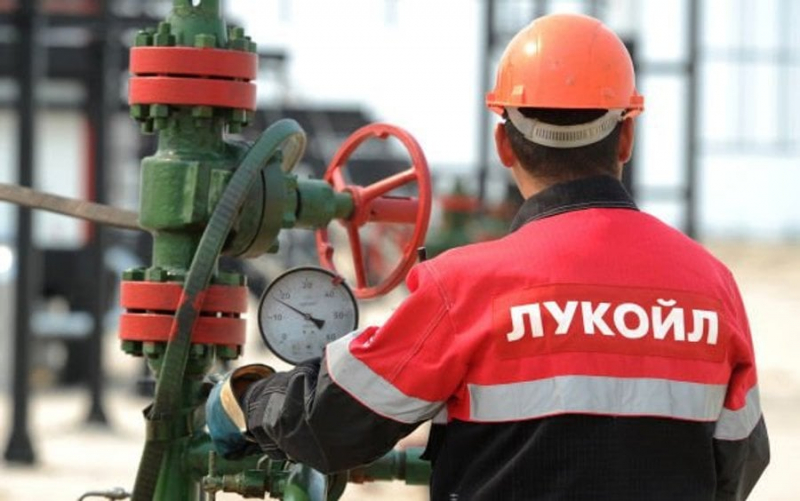 Як тільки, так і відразу. Азербайджан готовий купити завод Лукойлу в&nbsp;Болгарії, якому все одно нічого хорошого не&nbsp;світить