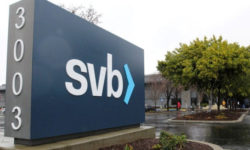 Керівництво інвестбанку SVB Securities викупить його