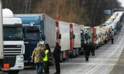 Майже на 50%. Блокуванням кордону поляки обрушили і експорт, і імпорт автотранспортом в Україну