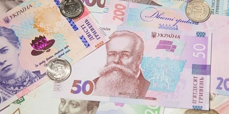 Мінімальна заробітна плата та&nbsp;посадовий оклад. На&nbsp;скільки планують підвищити виплати в&nbsp;2024 році