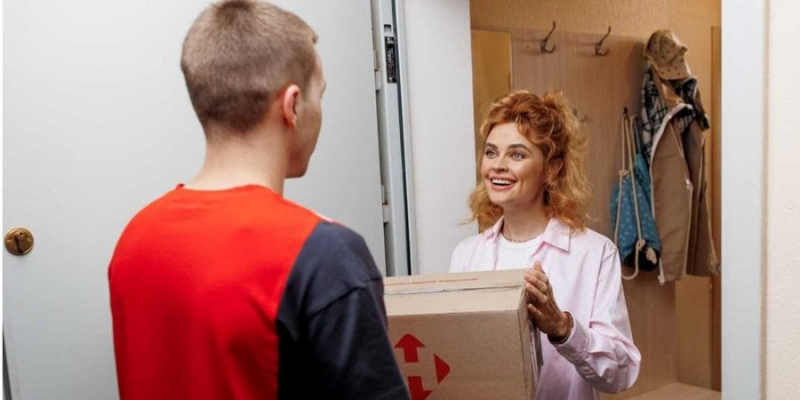 Не&nbsp;ходити до відділення. Нова пошта почала забирати посилки кур'єрами в&nbsp;Чехії