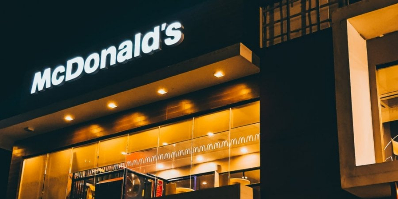 Не так сталося, як гадалося. McDonald’s планував повернутися до РФ, коли продавав свій бізнес