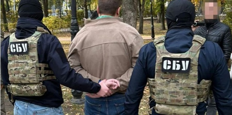 Обклав даниною &laquo;хіміків&raquo;. СБУ затримала за&nbsp;хабарництво чиновника АМКУ
