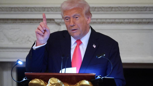 "Один из самых важных указов в истории": Трамп опубликовал обещанный "влиятельный пост"
