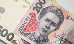 Пенсії: чому в Україні повільно підвищують виплати і як планують збільшити пенсію в 2024 році