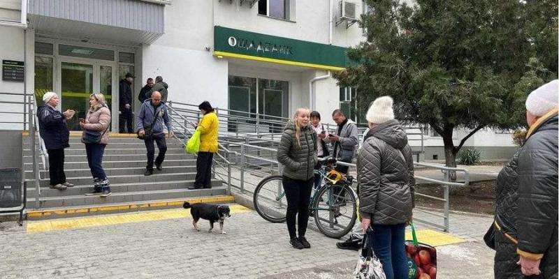 Пенсії і допомога ВПО. Як&nbsp;пройти ідентифікацію в&nbsp;Ощадбанку і не&nbsp;втратити виплати
