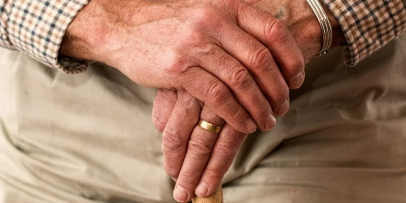 Перерахунок пенсій. Стали відомі суми, на скільки зросли виплати працюючим пенсіонерам