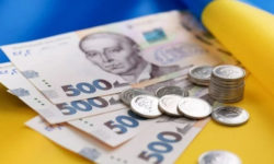 Підвищення пенсії. Хто отримає в липні надбавки від 100 до 1500 гривень