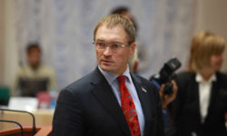 Победитель уступил герою