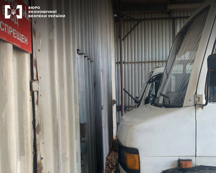 Працівники заводу планують протестувати. БЕБ влаштувало обшуки у&nbsp;&laquo;відомого виробника алкоголю&raquo; через ухилення від податків