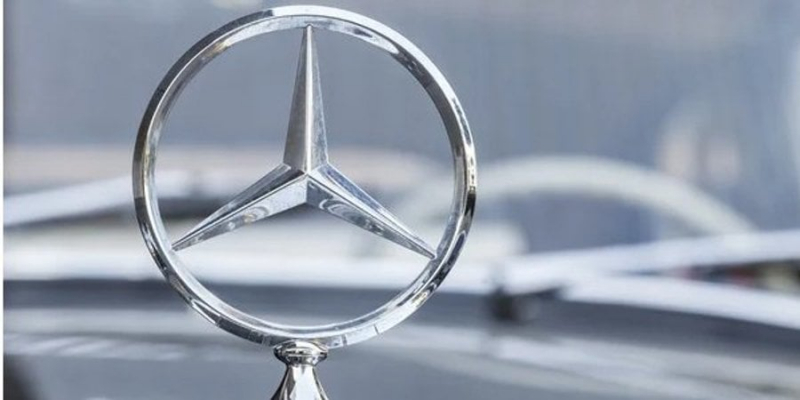 Ремонтуйте в&nbsp;гаражі у&nbsp;дядька Васі. Mercedes-Benz відключив російських дилерів від програмного забезпечення