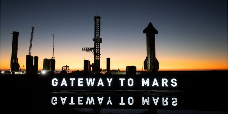 Спроба номер три. SpaceX готується найбільшу ракету в&nbsp;світі до&nbsp;нового запуску&nbsp;&mdash; фото