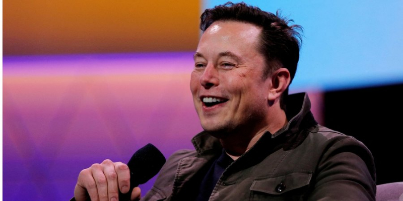 Своїх грошей не вистачило? Tesla підозрює Маска в будівництві будинку зі скла за кошти компанії — ЗМІ