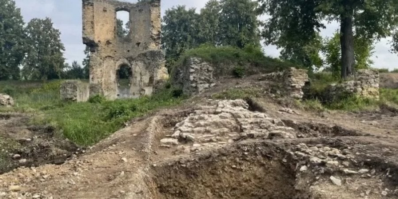 Усі люблять розваги. У польському замку знайшли настільну гру, якій 500 років. Вона популярна і в наші дні