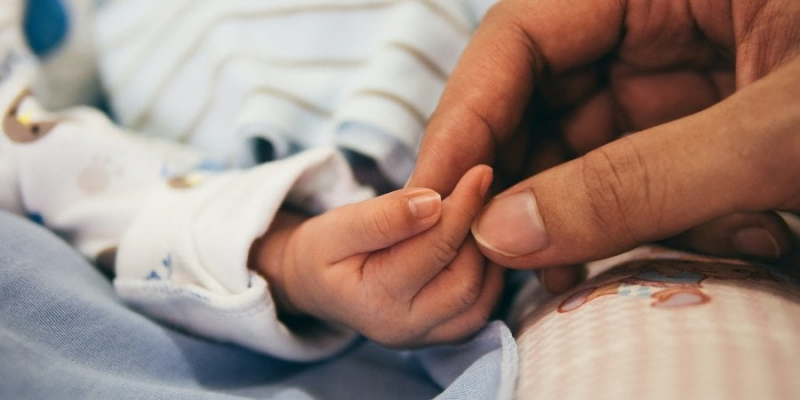 Вагітні жінки і працівники з дітьми. Які трудові й&nbsp;соціальні гарантії вони мають&nbsp;&mdash; відпустки і звільнення