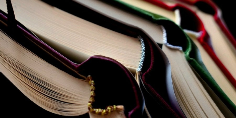 «Великий попит на Бандеру чи Сковороду». Хто замовляє українські книжки за кордоном