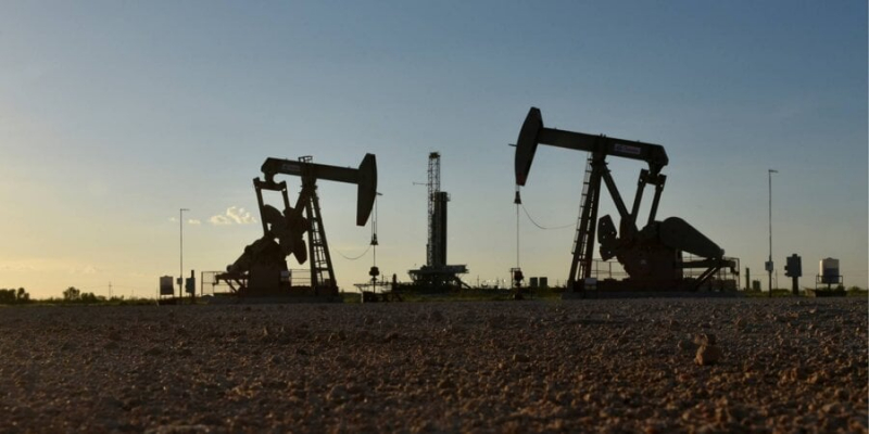 Віддають задешево. Ціни на російську нафту за рік впали в півтора раза
