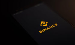 Відмивання грошей, порушення санкцій. Binance визнала порушення та заплатить $4 млрд для врегулювання — Мін’юст США