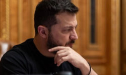 Заплатять більше. Зеленський підписав закон про додаткове оподаткування банків
