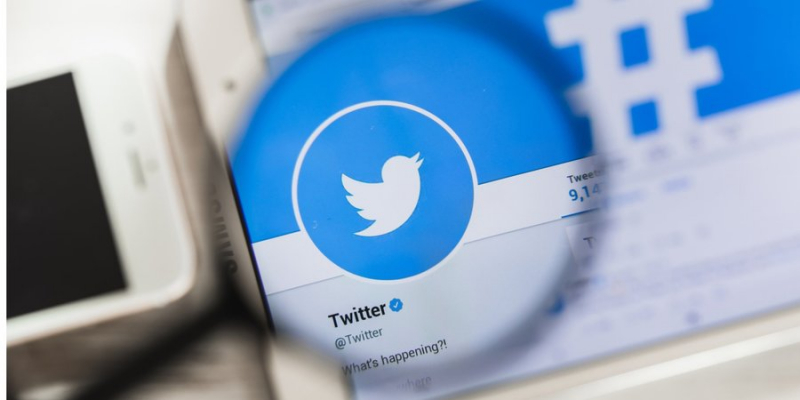 Заробляємо на&nbsp;всьому. Twitter розміщує рекламу брендів під публікаціями неонацистів