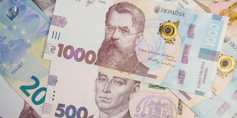 Зарплата-2024: на&nbsp;скільки збільшаться мінімальна зарплата і посадовий оклад